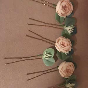 Blush flower hair pins